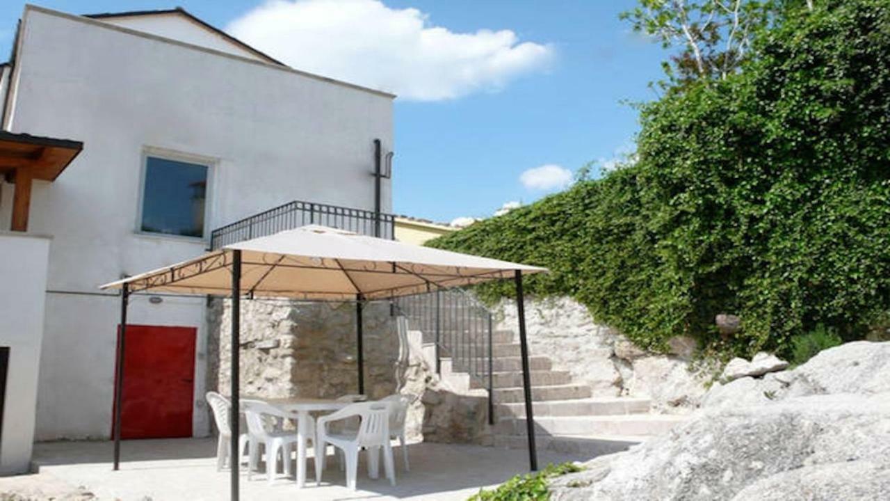 Villa Casa Elvira Basilico à San Valentino in Abruzzo Citeriore Extérieur photo